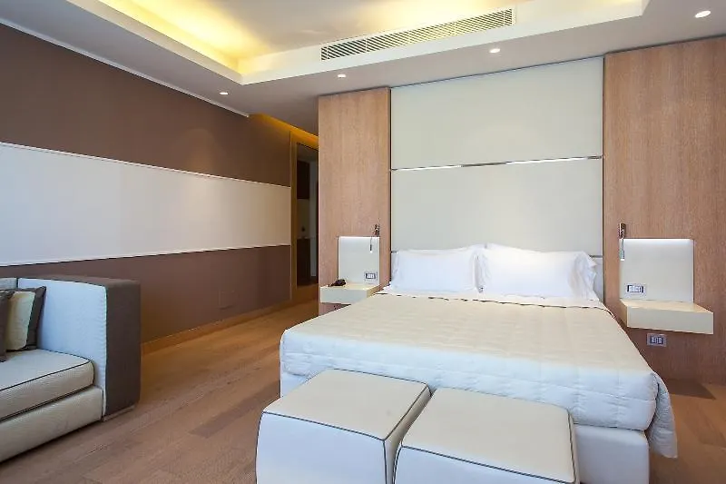 ג'נובה Marina Place Resort מלון