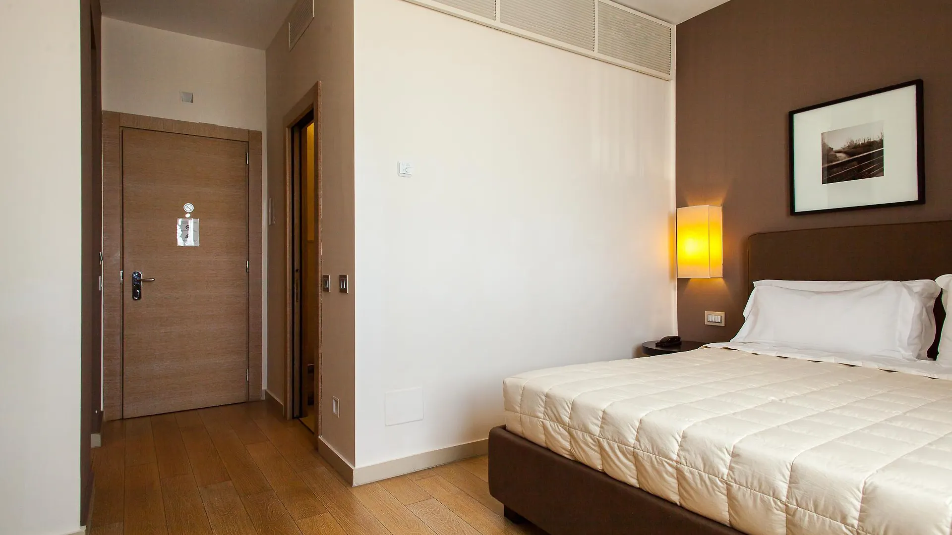 ג'נובה Marina Place Resort מלון