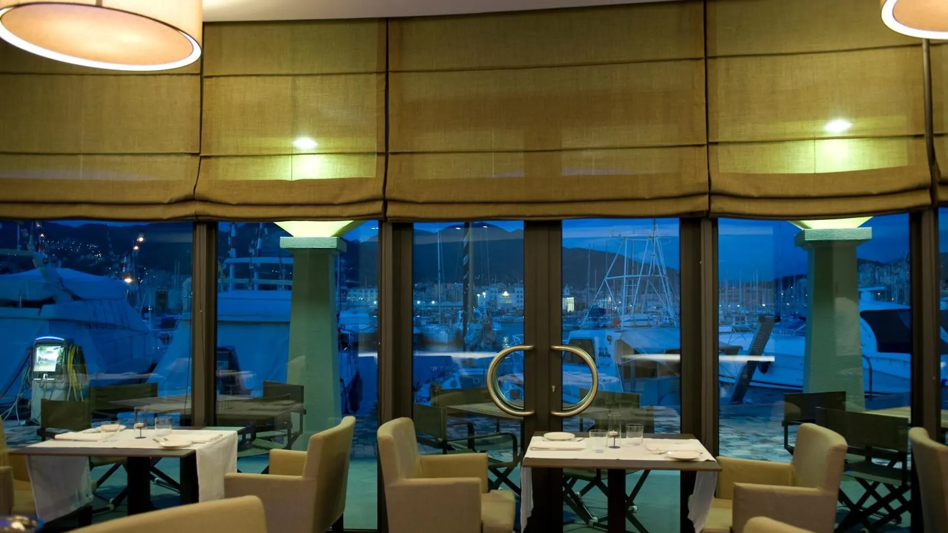 ג'נובה Marina Place Resort 4*,