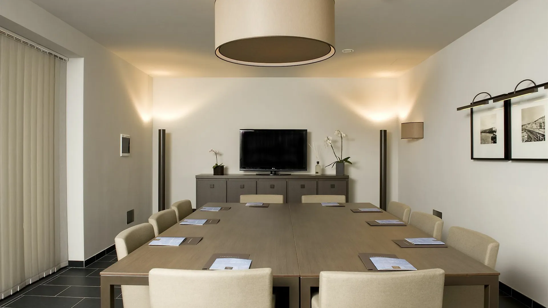 ג'נובה Marina Place Resort מלון